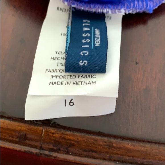 Swimsuit - Picture 4 of 4